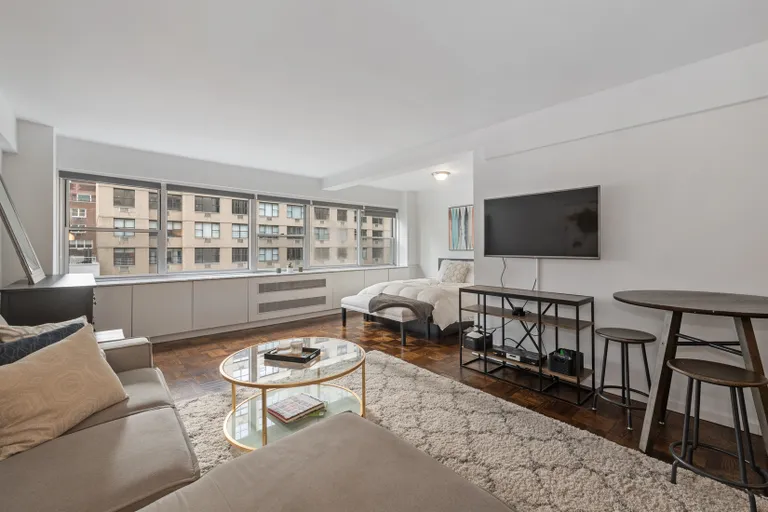 New York City Real Estate | View 333 East 46th Street, 11D | 1 Bath | View 1