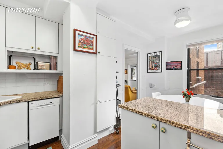 New York City Real Estate | View 175 West 93rd Street, 4H | room 2 | View 3