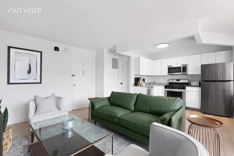 New York City Real Estate | View 1954 First Avenue, 2Z | 4 Beds, 2 Baths | View 1