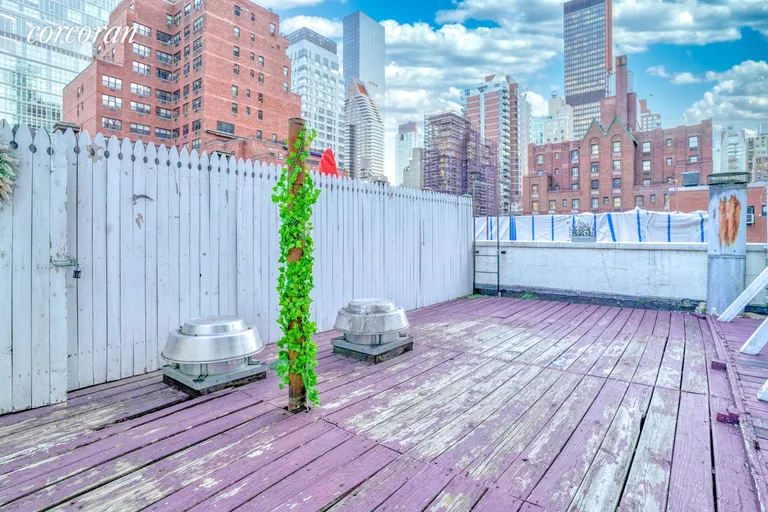 New York City Real Estate | View 230 East 52nd Street, PHE | room 7 | View 8