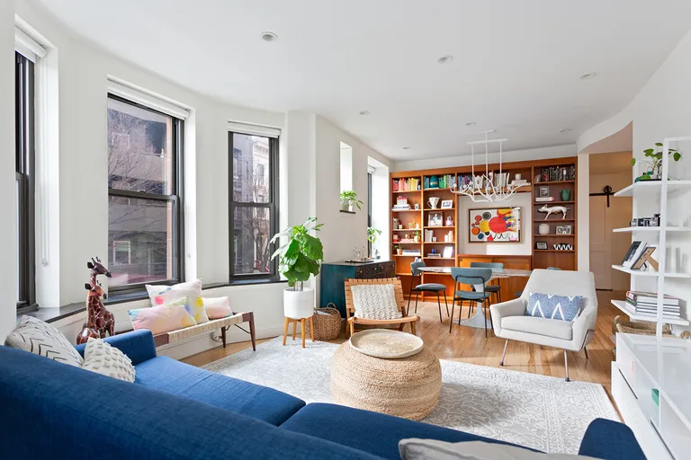 New York City Real Estate | View 101 West 81st Street, 209 | 2 Beds, 2 Baths | View 1