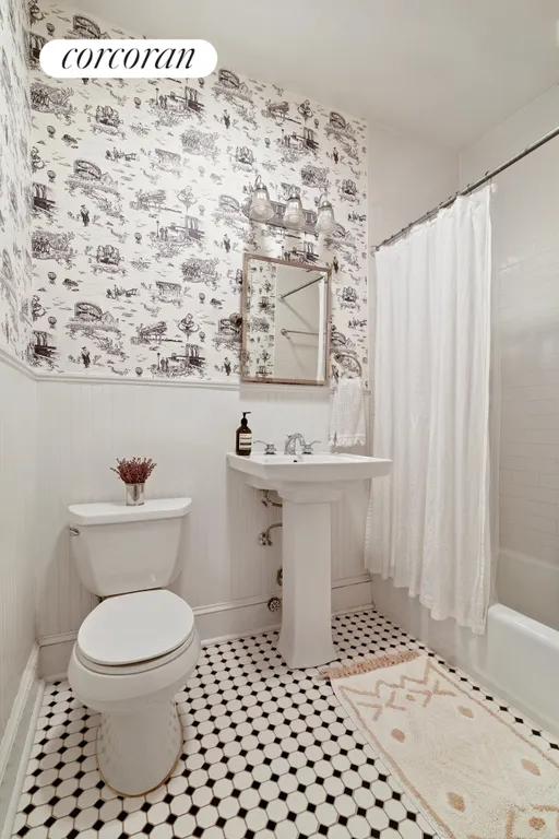 New York City Real Estate | View 162 Columbia Heights, 4 | Bathroom | View 6