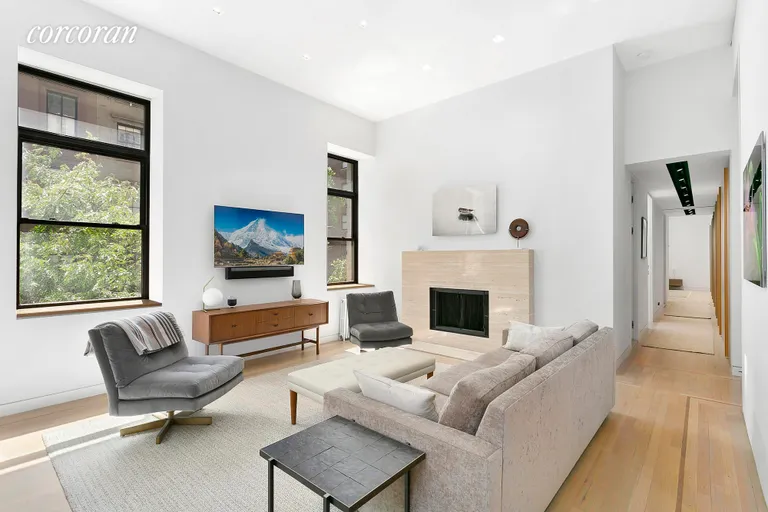 New York City Real Estate | View 7 GRAMERCY PARK WEST, 2C | Other Listing Photo | View 2