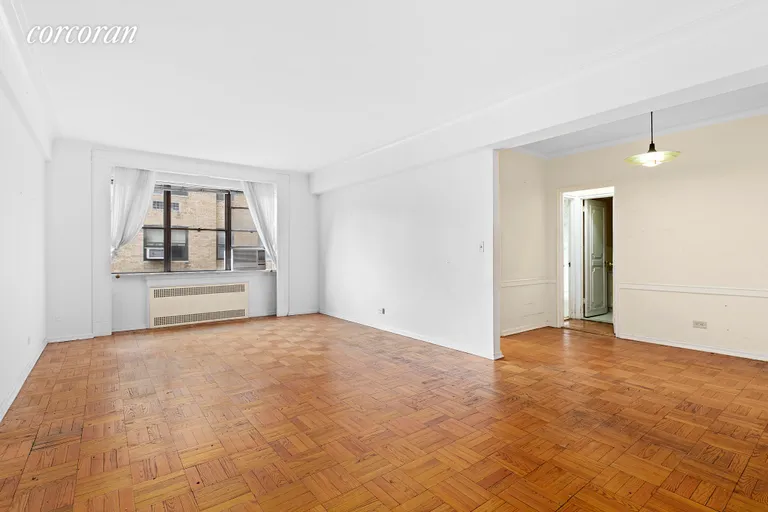 New York City Real Estate | View 860 Fifth Avenue, 10G | Living Room | View 5