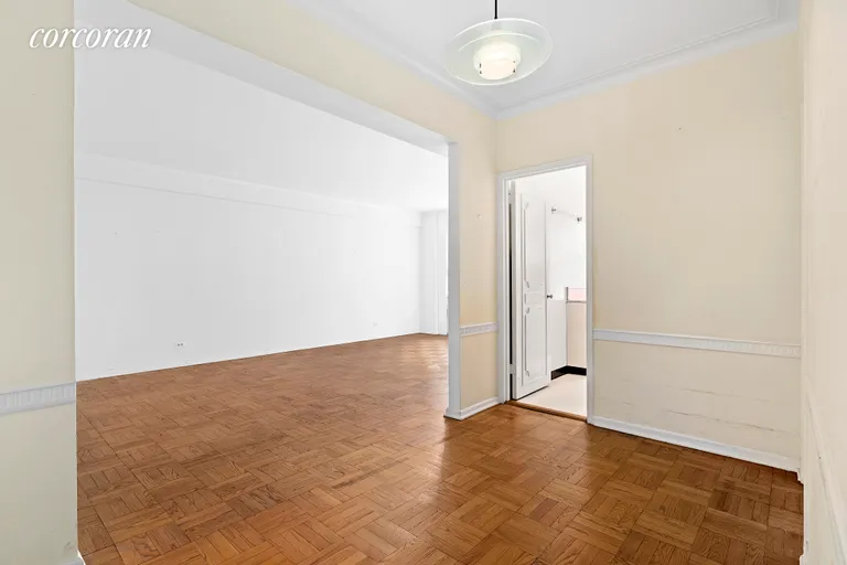 New York City Real Estate | View 860 Fifth Avenue, 10G | Living Room | View 6