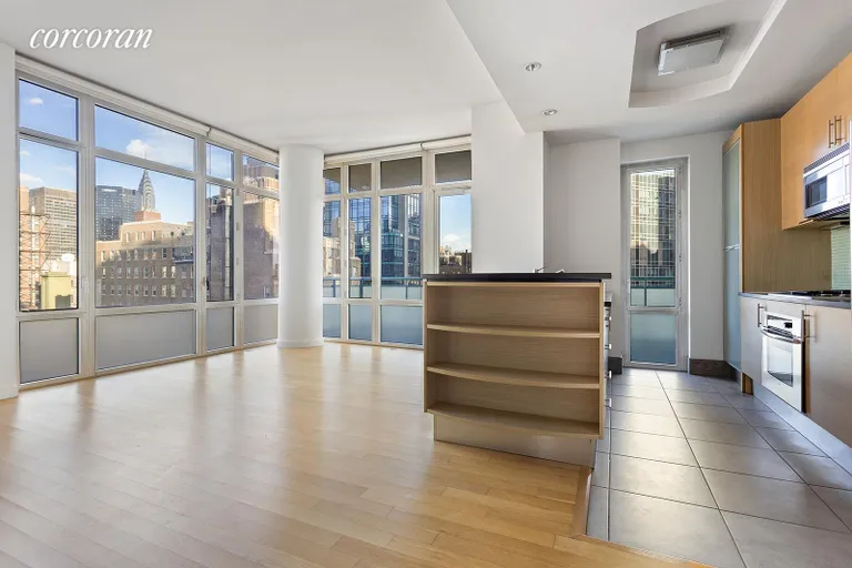 New York City Real Estate | View 325 Fifth Avenue, 25D | Spacious layout w/ open kitchen | View 4