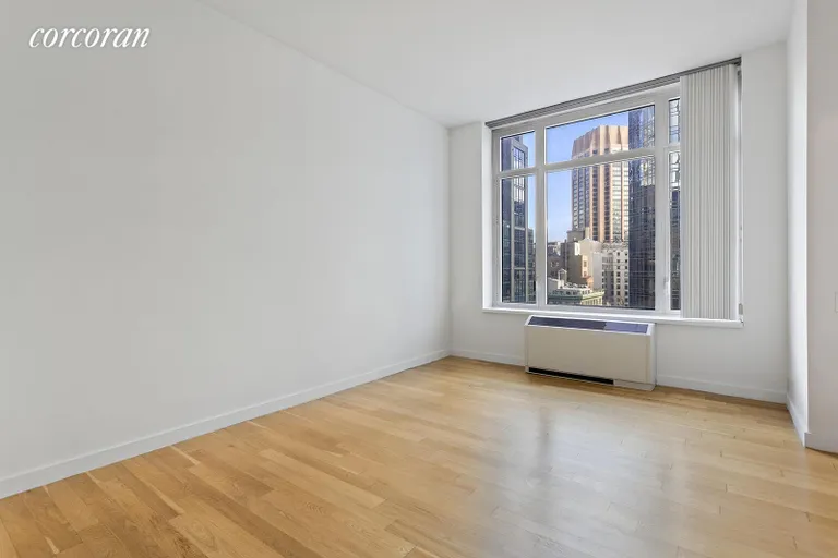 New York City Real Estate | View 325 Fifth Avenue, 25D | Large bedroom | View 10