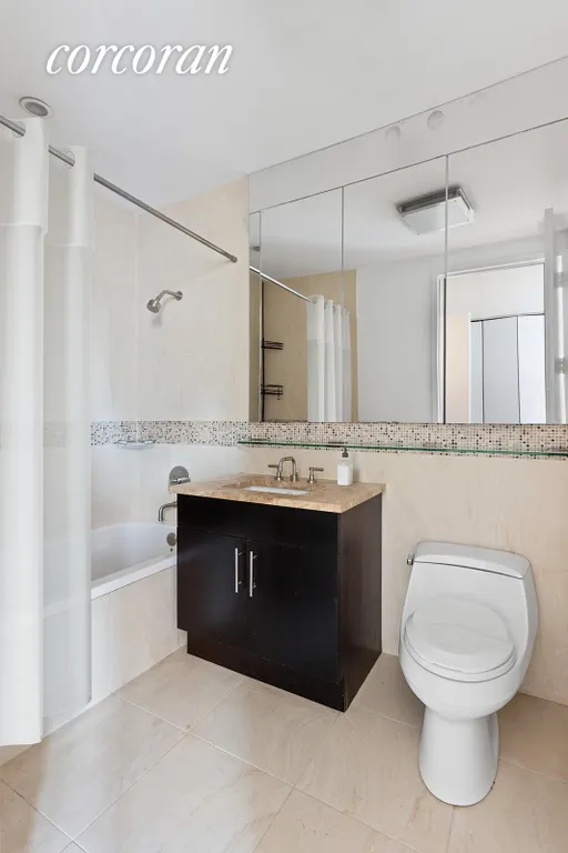 New York City Real Estate | View 325 Fifth Avenue, 25D | Primary Bathroom | View 12