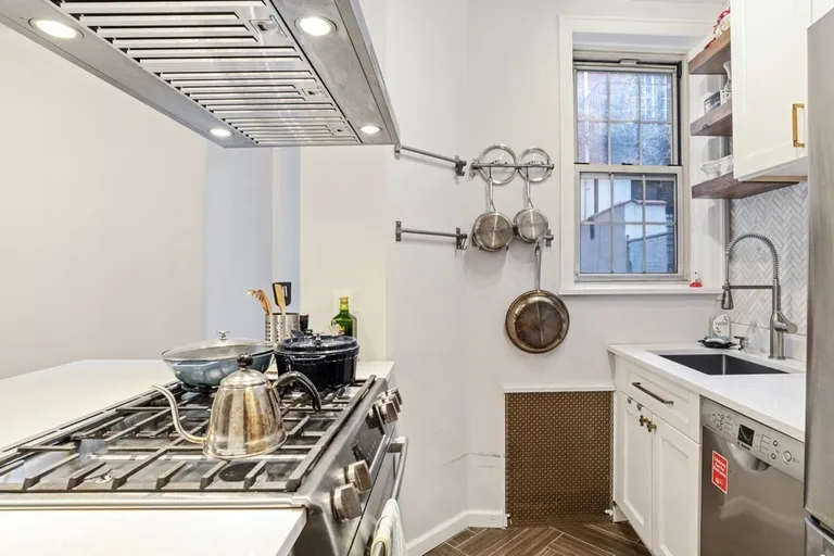 New York City Real Estate | View 145 Hicks Street, A15 | Kitchen | View 8