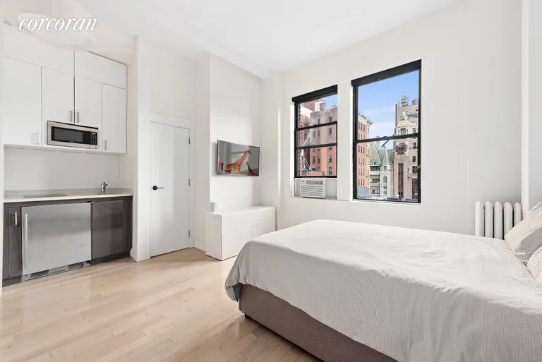 New York City Real Estate | View 140 West 69th Street, 75C | Main Room | View 3