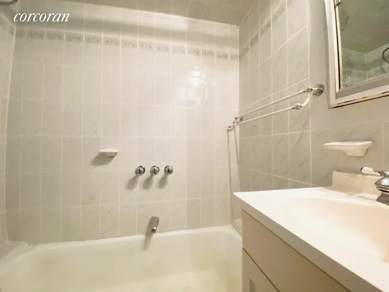 New York City Real Estate | View 140 West 69th Street, 115B | Bathroom | View 5