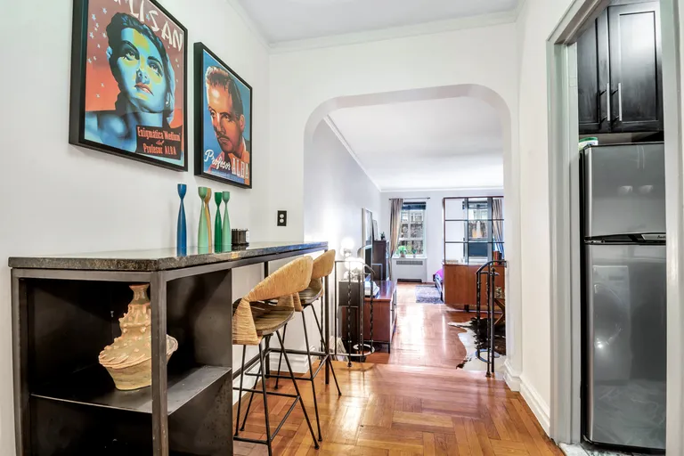 New York City Real Estate | View 155 West 20th Street, 3C | Foyer | View 3