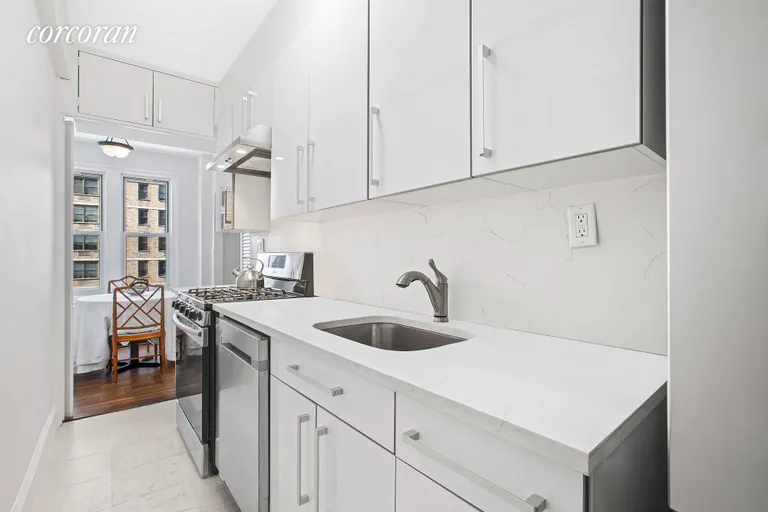New York City Real Estate | View 325 East 79th Street, 9C | room 3 | View 4