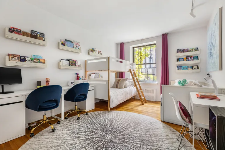 New York City Real Estate | View 315 Saint Johns Place, 1F | room 14 | View 15