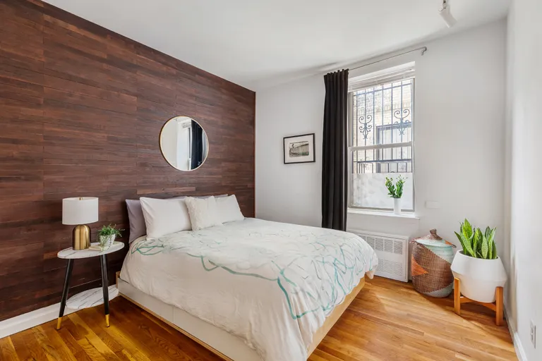 New York City Real Estate | View 315 Saint Johns Place, 1F | room 15 | View 16