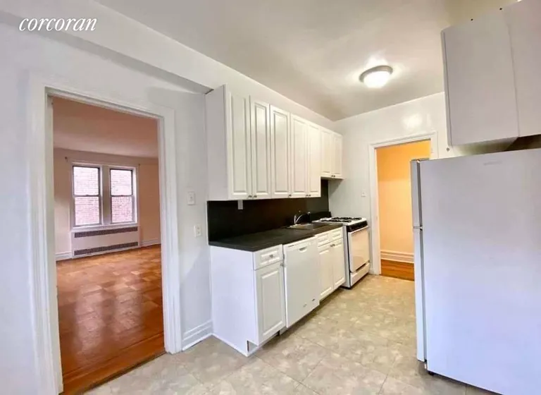 New York City Real Estate | View 50 Ocean Parkway, 6A | room 2 | View 3