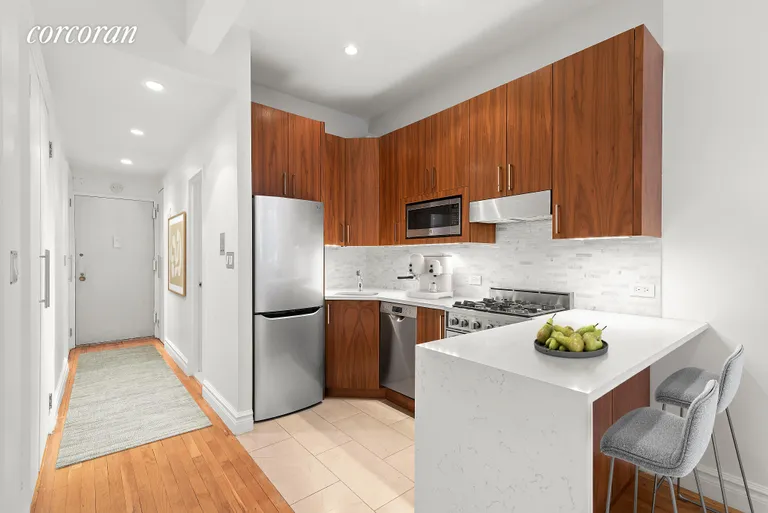 New York City Real Estate | View 9 Barrow Street, 3J | room 1 | View 2