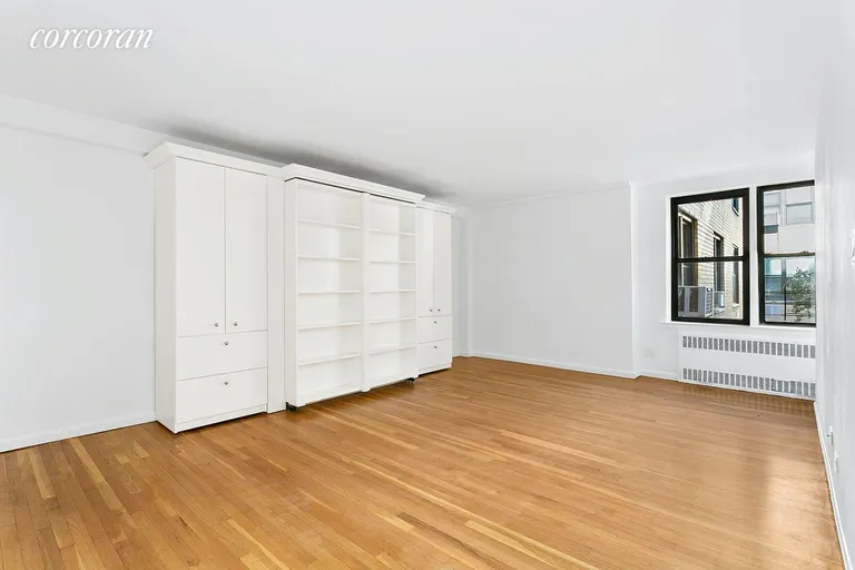 New York City Real Estate | View 30 East 9th Street, 3II | room 4 | View 5