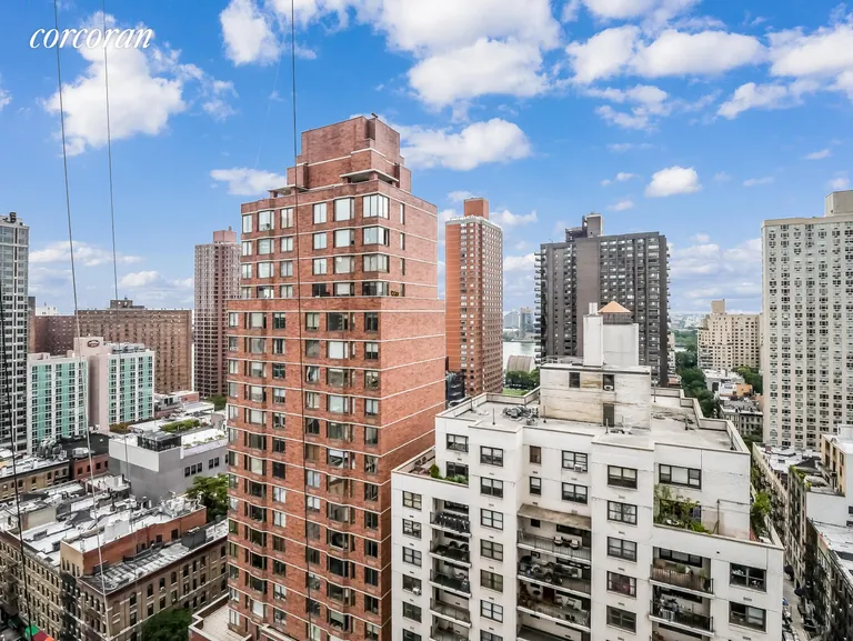 New York City Real Estate | View 389 East 89th Street, 21B | room 16 | View 17