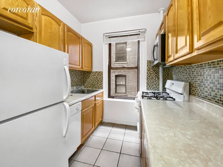 New York City Real Estate | View 225 Bennett Avenue, 3M | Kitchen | View 2