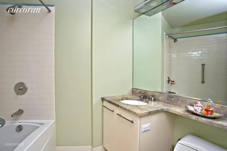 New York City Real Estate | View 272 West 107th Street, 4B | 2nd Bathroom | View 7