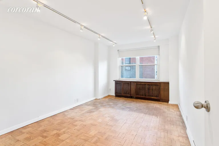 New York City Real Estate | View 200 East 84th Street, 5C | room 6 | View 7