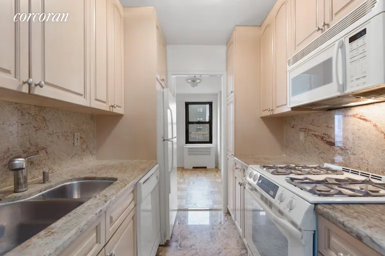 New York City Real Estate | View 201 EAST 25TH STREET, 8D | room 2 | View 3