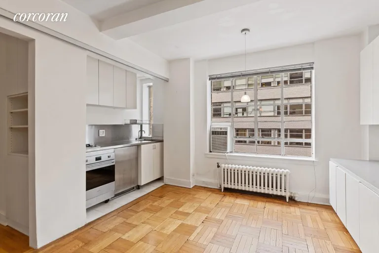 New York City Real Estate | View 140 East 40th Street, 5C | room 2 | View 3