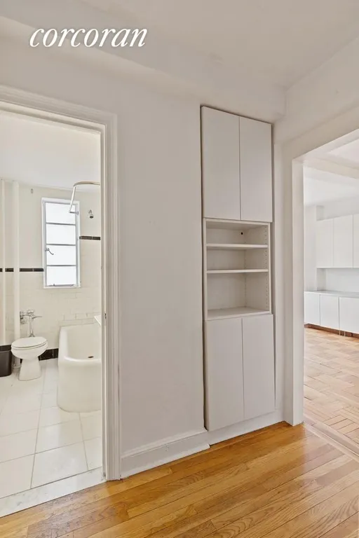 New York City Real Estate | View 140 East 40th Street, 5C | room 3 | View 4
