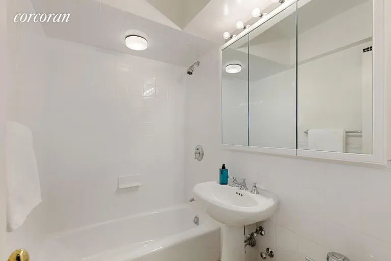 New York City Real Estate | View 799 Park Avenue, 15C | Second Bathroom  | View 9