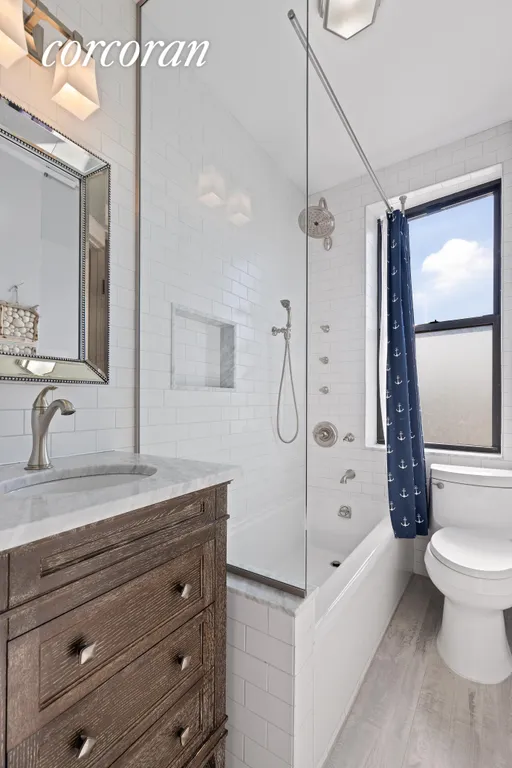 New York City Real Estate | View 125 Eastern Parkway, 5a | Deep soaking tub | View 10