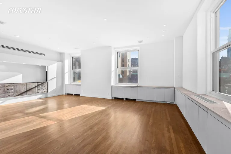New York City Real Estate | View 31 East 72nd Street, 7A | room 1 | View 2