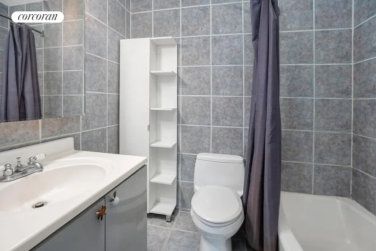 New York City Real Estate | View 12 West 72Nd Street, 2D | Bathroom | View 7