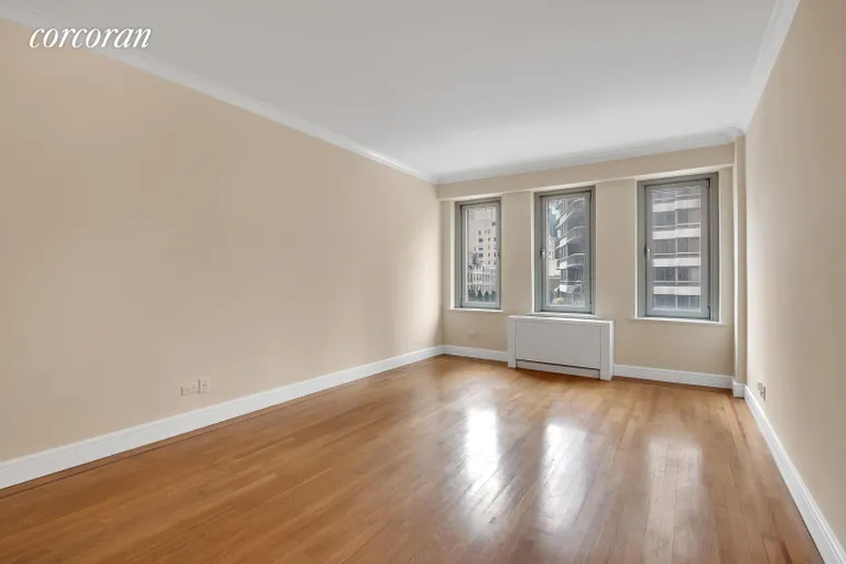 New York City Real Estate | View 200 East 62nd Street, 4E | room 2 | View 3