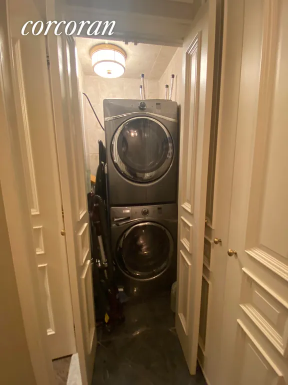 New York City Real Estate | View 111 East 85th Street, 26A | Washer/Dryer | View 14