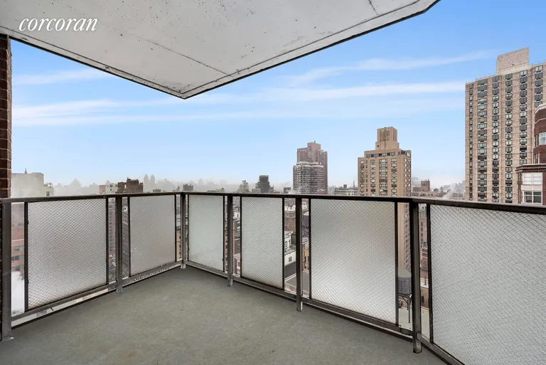 New York City Real Estate | View 111 East 85th Street, 26A | Glorious Views | View 2
