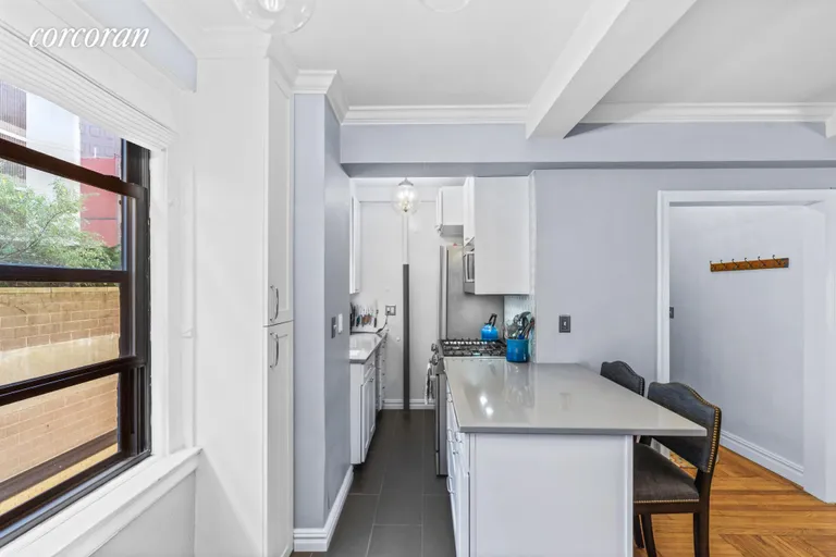 New York City Real Estate | View 24 MONROE PLACE, 1B | room 5 | View 6