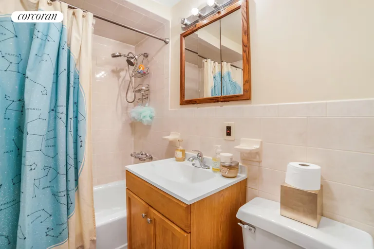 New York City Real Estate | View 302 Court Street, 3 | 1st bathroom | View 9