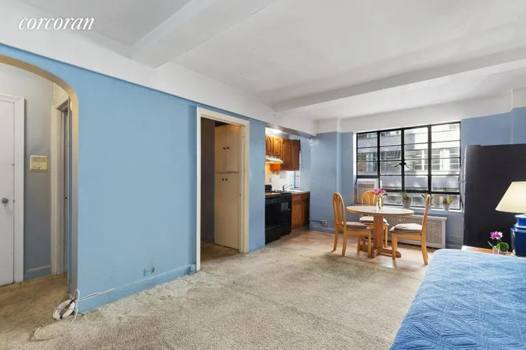 New York City Real Estate | View 140 East 40th Street, 4C | Living/Dining/Kitchen | View 4