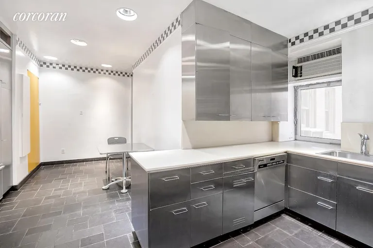 New York City Real Estate | View 829 Park Avenue, 4A | Kitchen | View 6