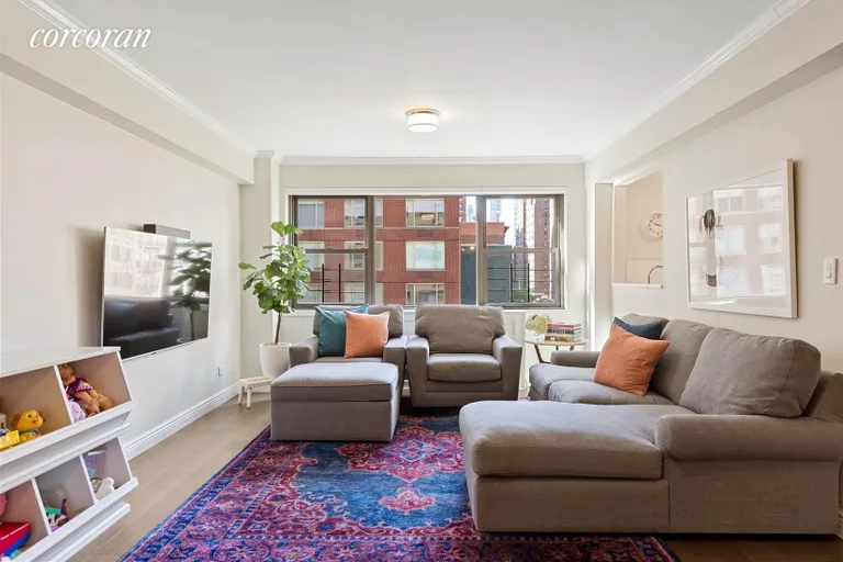 New York City Real Estate | View 305 East 72Nd Street, 5es | 2 Beds, 2 Baths | View 1