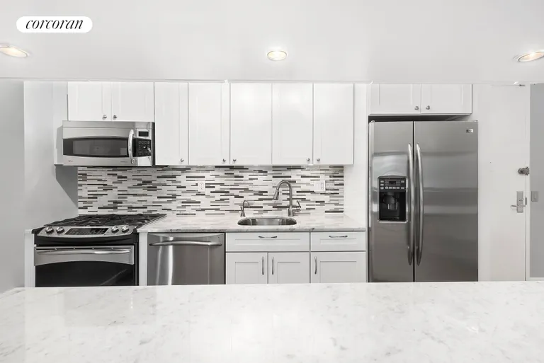 New York City Real Estate | View 531 Main Street, 220 | Kitchen | View 4