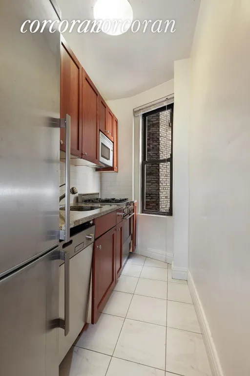 New York City Real Estate | View 225 West 25th Street, 2L | room 3 | View 4