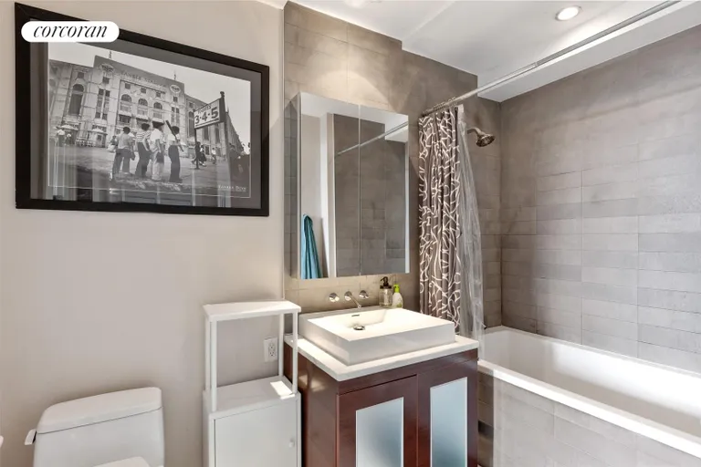 New York City Real Estate | View 30 Bayard Street, 6E | Crisp Bathroom | View 6