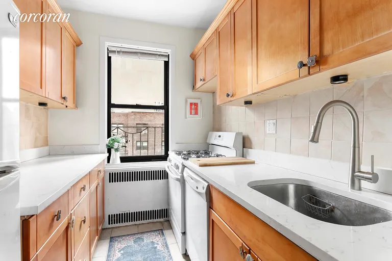 New York City Real Estate | View 303 East 37th Street, 6C | room 2 | View 3