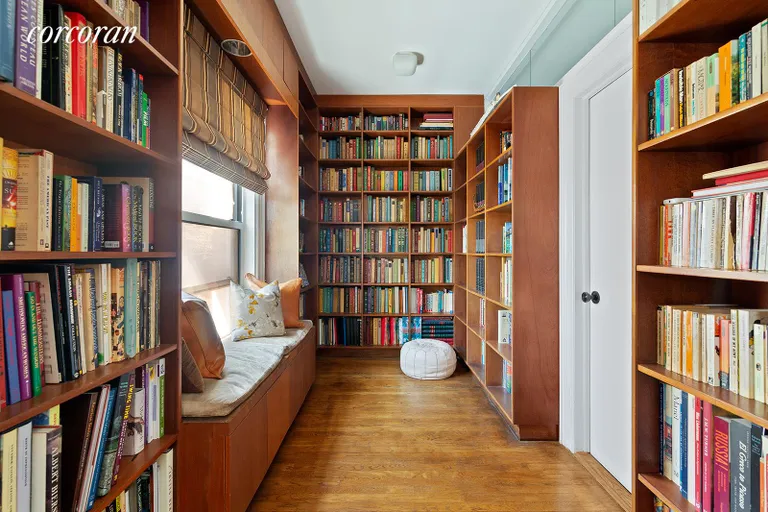 New York City Real Estate | View 129 Columbia Heights, 37 | Library/Den | View 5