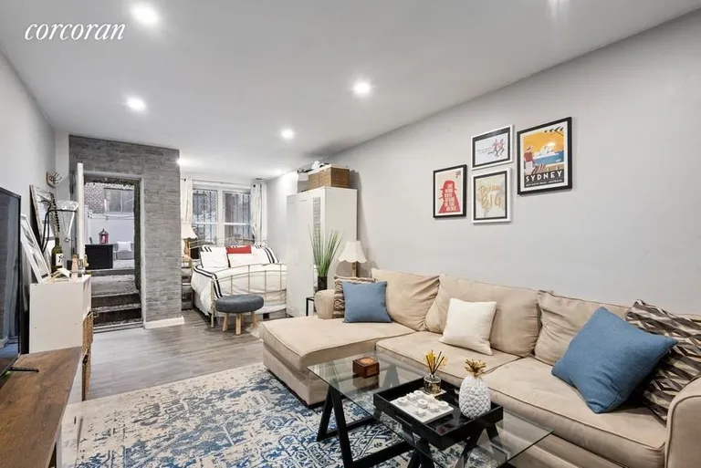 New York City Real Estate | View 313 East 84th Street, 1B | Living Area | View 2