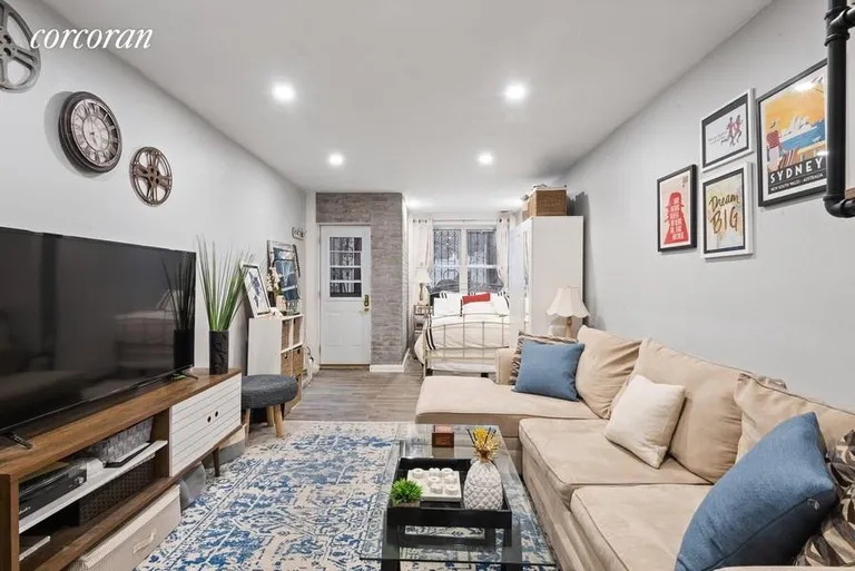 New York City Real Estate | View 313 East 84th Street, 1B | Living Area | View 3