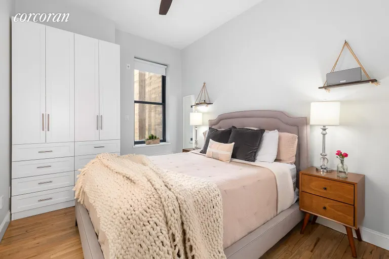 New York City Real Estate | View 29 Tiffany Place, 2E | Bedroom 1 ensuite bath | View 6