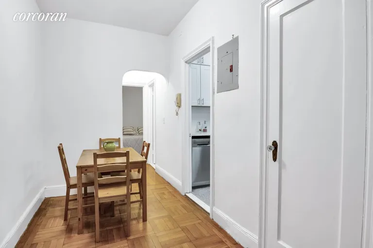New York City Real Estate | View 854 West 181st Street, 2F | Dining Bay/ Foyer | View 3